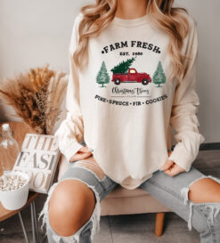 Vintage Long Sleeve Christmas T Shirt for Women Comfort Colors Garment-Dyed Design Funny Holiday Tee for Festive Occasions