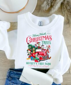 vintage mickey christmas sweatshirt for women featuring farm fresh trees design ideal for disney family vacations and holiday gatherings 2cacz