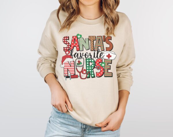 vintage nurse christmas sweatshirt for rns funny holiday shirt with unique design for nurses zc4ik