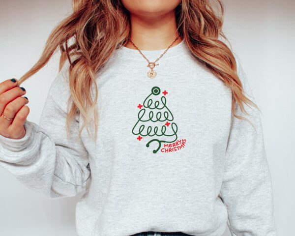 vintage nurse christmas sweatshirt with funny medical design for doctors and nurses zdytw