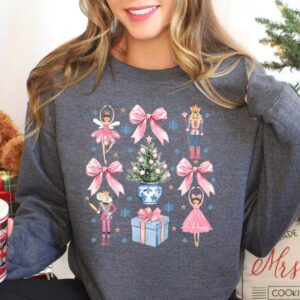 vintage nutcracker sweatshirt for christmas featuring coquette bow design and ballet doll aesthetic in soft comfortable fabric dzmlq