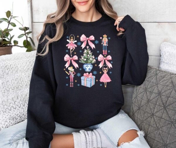 vintage nutcracker sweatshirt for christmas featuring coquette bow design and ballet doll aesthetic in soft comfortable fabric l1fdn