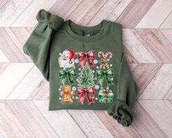 Vintage Santa Claus T Shirt for Women with Coquette Bow Design Merry Christmas Theme Fun Holiday Apparel for Celebrating Christmas