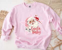 Vintage Santa Sweatshirt for Women in Pink  Retro Christmas Top with Santa Claus Design  Comfortable Vintage T Shirt