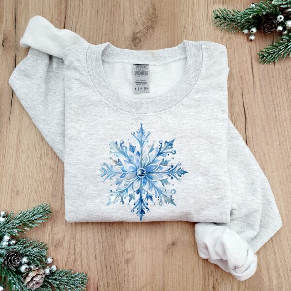 vintage snowflake sweatshirt for family matching christmas outfits plus size holiday sweater with unique snowflake design scqss scaled