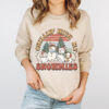 vintage snowman sweatshirt for winter lovers featuring a fun chillin with my snowmies design ideal for christmas celebrations kovoz