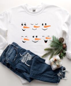 vintage snowman sweatshirt for women featuring fun snowman faces ideal for christmas and winter celebrations etas6 scaled