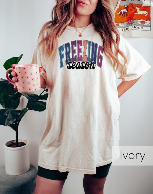 vintage t shirt freezing season crewneck tee for winter holidays funny christmas shirt with merry xmas design veagi