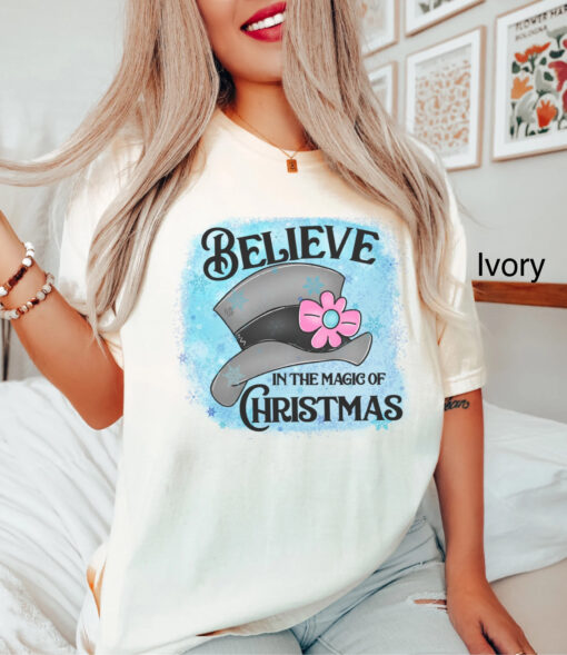 vintage t shirt believe in the magic of christmas frosty hat snowman design oversized tee for holiday celebrations and festive wear cqlnz