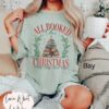 vintage t shirt books christmas tree design for book lovers oversized comfort colors tee for holiday celebrations ozksk