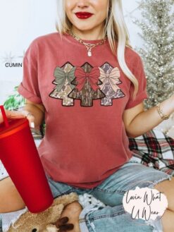 Vintage T Shirt Comfort Colors Camo Christmas Tree Design Oversized Holiday Tee with Trendy Hunting Camouflage Print