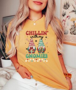 Vintage T Shirt Comfort Colors Chillin with My Gnomies Funny Christmas Tee for Family Gatherings and Holiday Parties