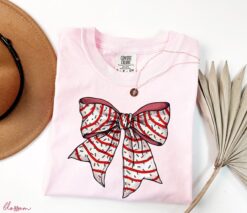 Vintage T Shirt Comfort Colors Christmas Tree Cake Tee in Pink with Bow Design for Fun Holiday Celebrations