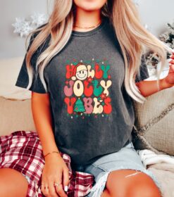 vintage t shirt comfort colors holly jolly vibes christmas tree design for women funny christmas shirt merry christmas theme dojji scaled