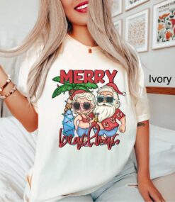 Vintage T Shirt Comfort Colors Merry Beachmas Tee with Mr and Mrs Claus Design for Tropical Christmas Beach Vacation