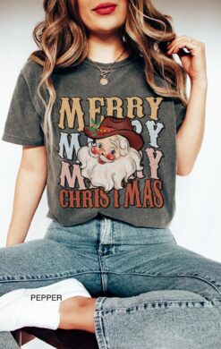 Vintage T Shirt Cowboy Santa Shirt Retro Howdy Design for Western Christmas Holiday Wear Comfortable Colors Tee