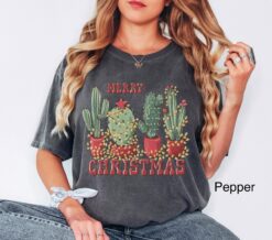 Vintage T Shirt for Christmas Cactus Lovers  Comfort Colors Western Style Tee with Howdy Design and Plant Theme