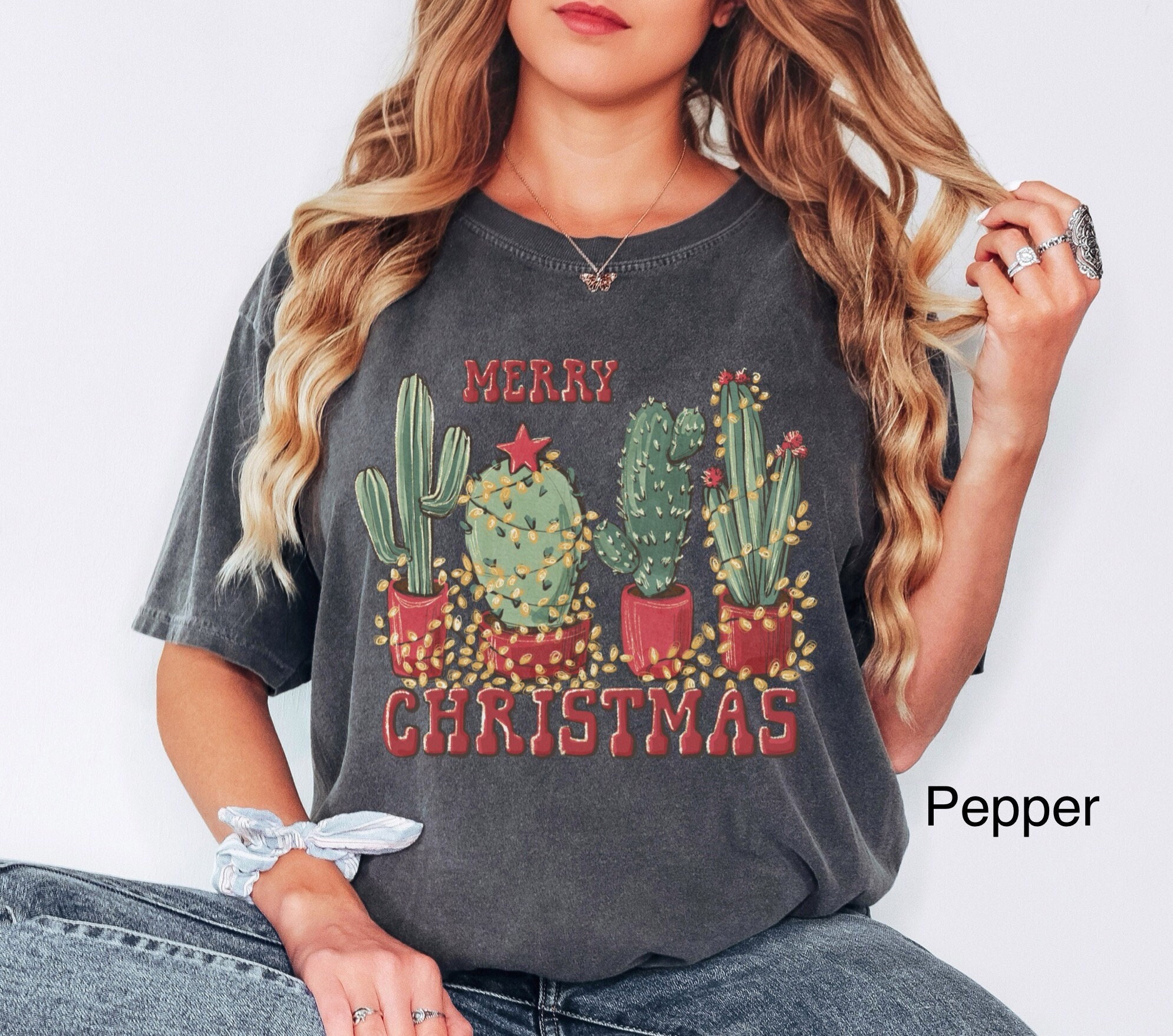 vintage t shirt for christmas cactus lovers comfort colors western style tee with howdy design and plant theme k3f9z