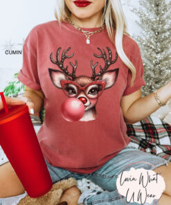 vintage t shirt funny christmas reindeer blowing bubble with glasses oversized holiday tee for festive celebrations biazc