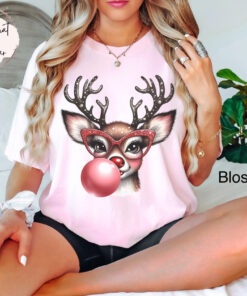 vintage t shirt funny christmas reindeer blowing bubble with glasses oversized holiday tee for festive celebrations bupj5