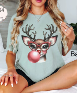 vintage t shirt funny christmas reindeer blowing bubble with glasses oversized holiday tee for festive celebrations hwisy