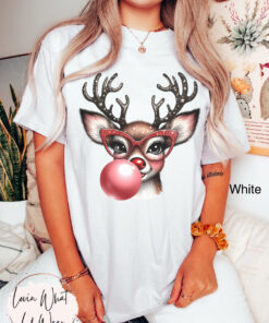 vintage t shirt funny christmas reindeer blowing bubble with glasses oversized holiday tee for festive celebrations v8kls