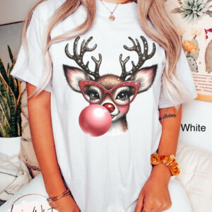 vintage t shirt funny christmas reindeer blowing bubble with glasses oversized holiday tee for festive celebrations v8kls