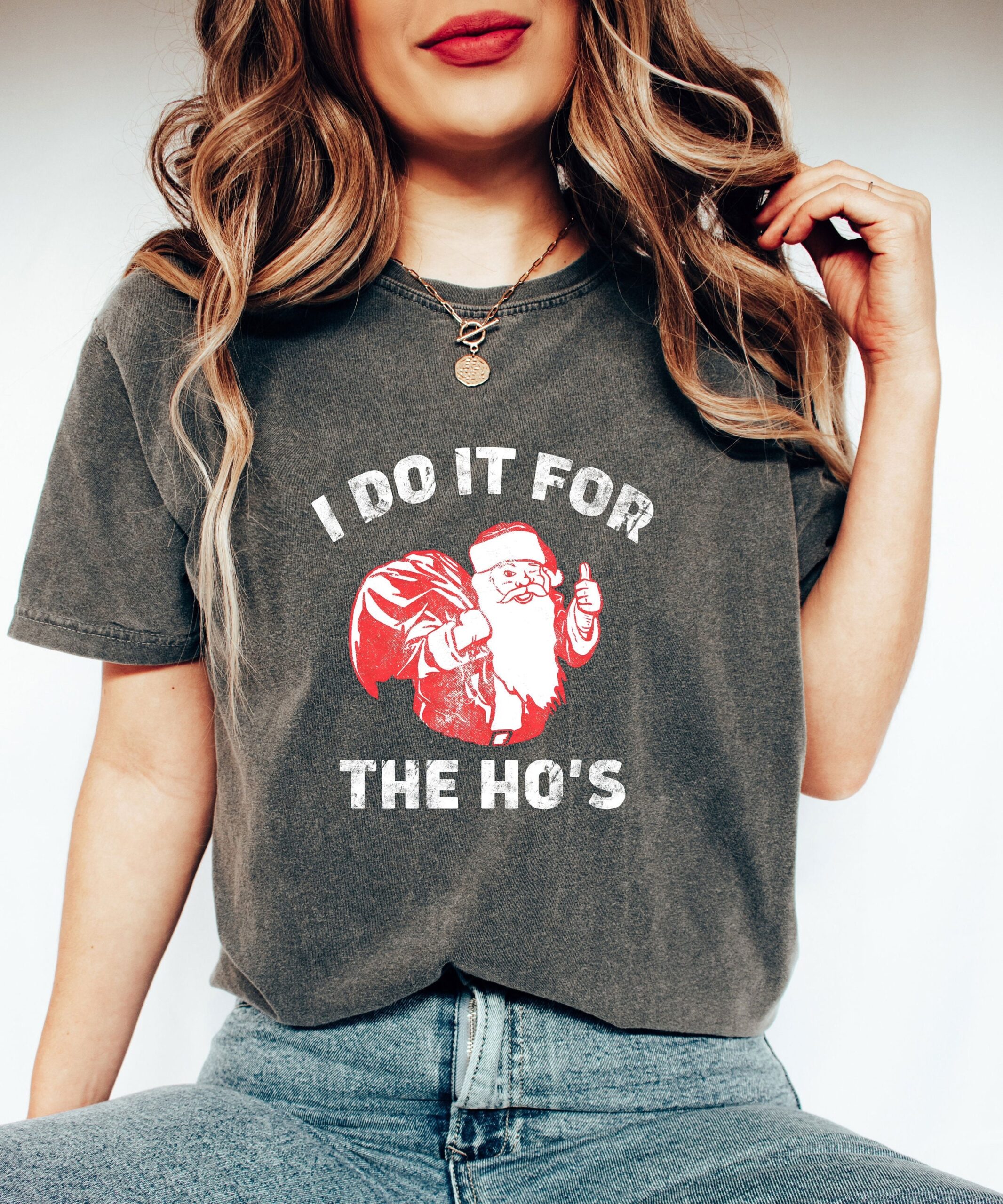 vintage t shirt funny christmas santa tee i do it for the hos design comfortable colors naughty holiday apparel zpup5 scaled