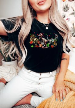 vintage t shirt funny dinosaur christmas tee for dinosaur lovers with merry christmas design ideal for xmas parties and holiday celebrations syxv2
