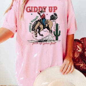 vintage t shirt giddy up jingle horse cowboy santa graphic tee for christmas holiday rodeo fans and western lovers 25aiu