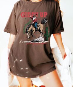 vintage t shirt giddy up jingle horse cowboy santa graphic tee for christmas holiday rodeo fans and western lovers h4b1t