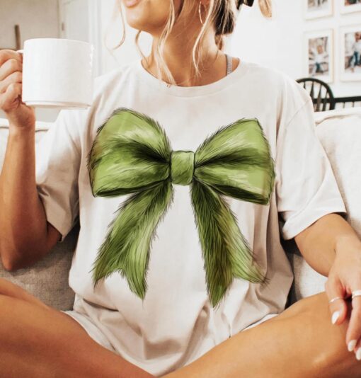 vintage t shirt green fur christmas coquette tee retro design for holiday celebrations and christmas movie lovers