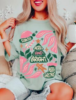 vintage t shirt groovy christmas tee unisex floral design oversized comfort colors merry and bright for matching pjs secret santa mawlp