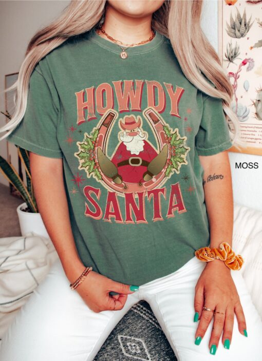 vintage t shirt howdy santa western christmas t shirt oversized retro cowboy design for holiday celebrations uvrwr