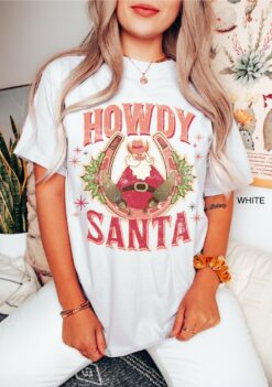 vintage t shirt howdy santa western christmas tee cowboy santa oversized retro holiday shirt in comfort colors for festive style g3z0b
