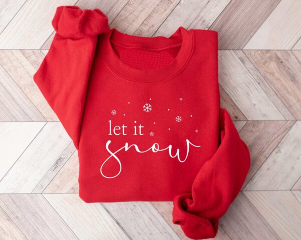 vintage t shirt let it snow design winter sweatshirt for women featuring a fun holiday theme ideal for winter lovers and christmas celebrations 87qpt scaled