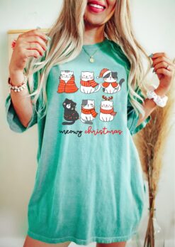 Vintage T Shirt Meowy Christmas Cat Shirt for Cat Lovers with Funny Christmas Design in Comfort Colors