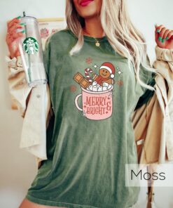 vintage t shirt merry and bright crewneck with funny christmas design gingerbread sweater for holiday celebrations hq6m2