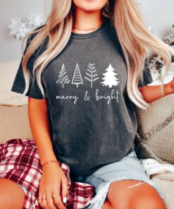 vintage t shirt merry and bright design with cute christmas tree for family gatherings and retro holiday celebrations 1xio2 scaled