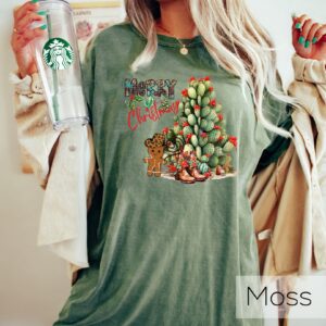 vintage t shirt merry christmas cactus crewneck funny cowboy design southern style tee for holiday celebrations and festive gatherings 2tamb