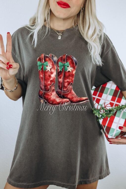 vintage t shirt merry christmas cowgirl boot graphic tee western style holiday shirt for ranch lovers 63z9p