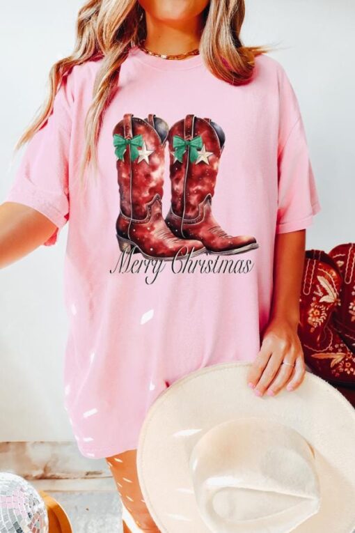 vintage t shirt merry christmas cowgirl boot graphic tee western style holiday shirt for ranch lovers hhuif