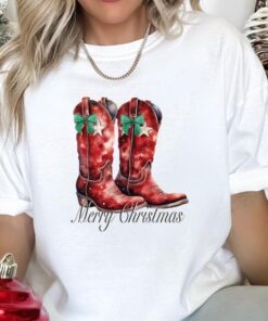 vintage t shirt merry christmas cowgirl boot graphic tee western style holiday shirt for ranch lovers jmd3t