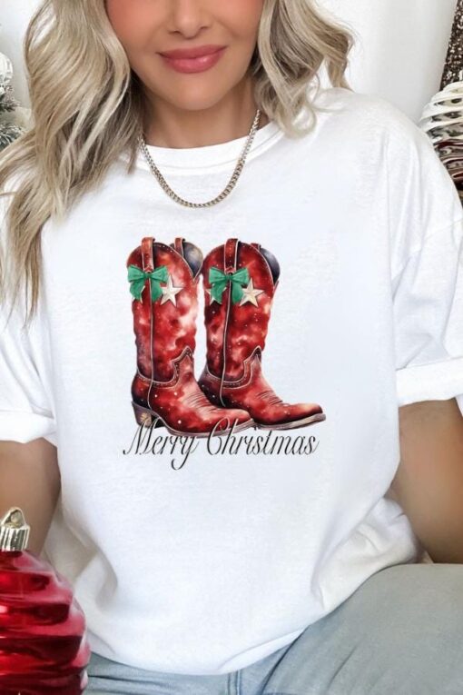 vintage t shirt merry christmas cowgirl boot graphic tee western style holiday shirt for ranch lovers jmd3t