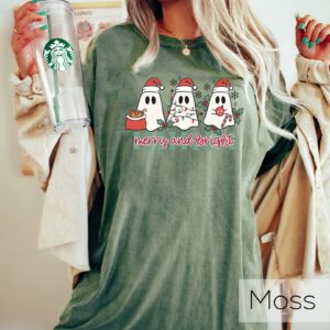 vintage t shirt merry christmas ghost design funny xmas graphic tee for holiday celebrations and festive gatherings ggxfh