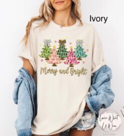 Vintage T Shirt Merry Christmas Tree Design Faux Glitter Oversized Comfort Colors Tee with Trendy Bow for Holiday Celebrations