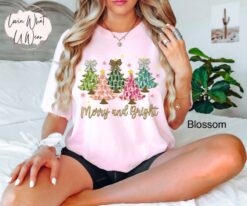 vintage t shirt merry christmas tree design faux glitter oversized comfort colors tee with trendy bow for holiday celebrations fztz2