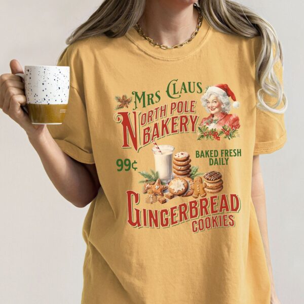 vintage t shirt mrs claus gingerbread bakery design for christmas cookies baking retro north pole theme byqzj