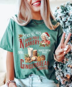 vintage t shirt mrs claus gingerbread bakery design for christmas cookies baking retro north pole theme efucs