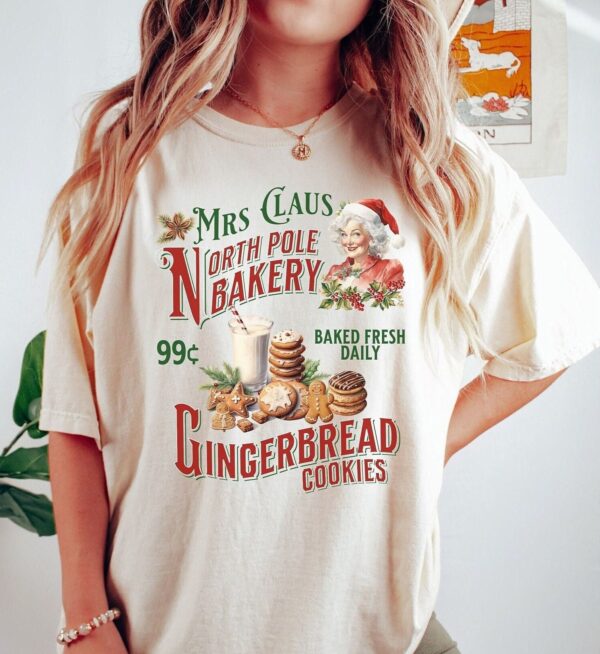 vintage t shirt mrs claus gingerbread bakery design for christmas cookies baking retro north pole theme gyb6r